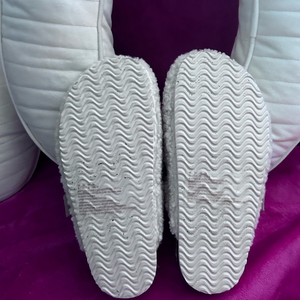 American Eagle Sherpa Clogs